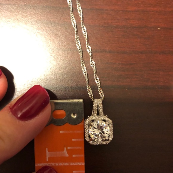 Cubic Zircon Pendant Necklace For Women - Picture 7 of 8